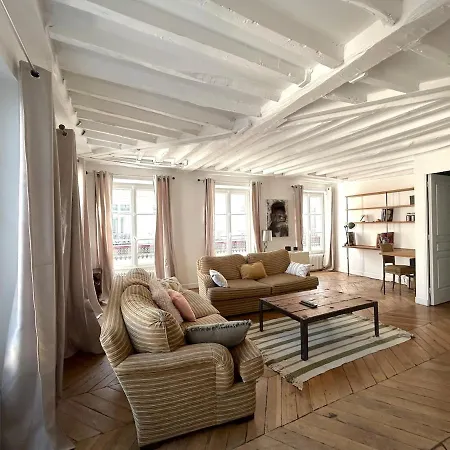 Outstanding And Sunbathed 3 Br Appartamento