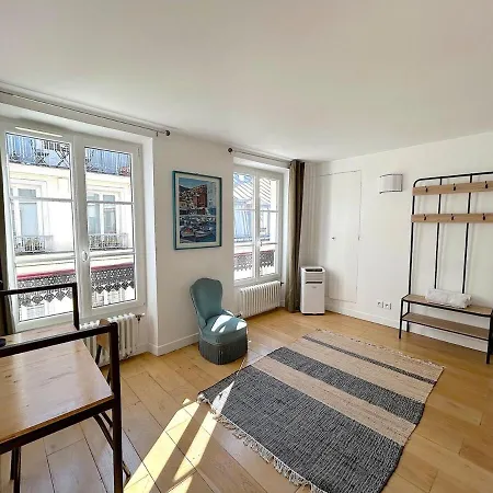 Outstanding And Sunbathed 3 Br Apartment *